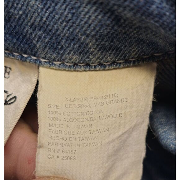 Disney Store VTG Denim Jean Jacket Blue Trucker Sz XL Mickey Friends Heavyweight - Picture 9 of 13